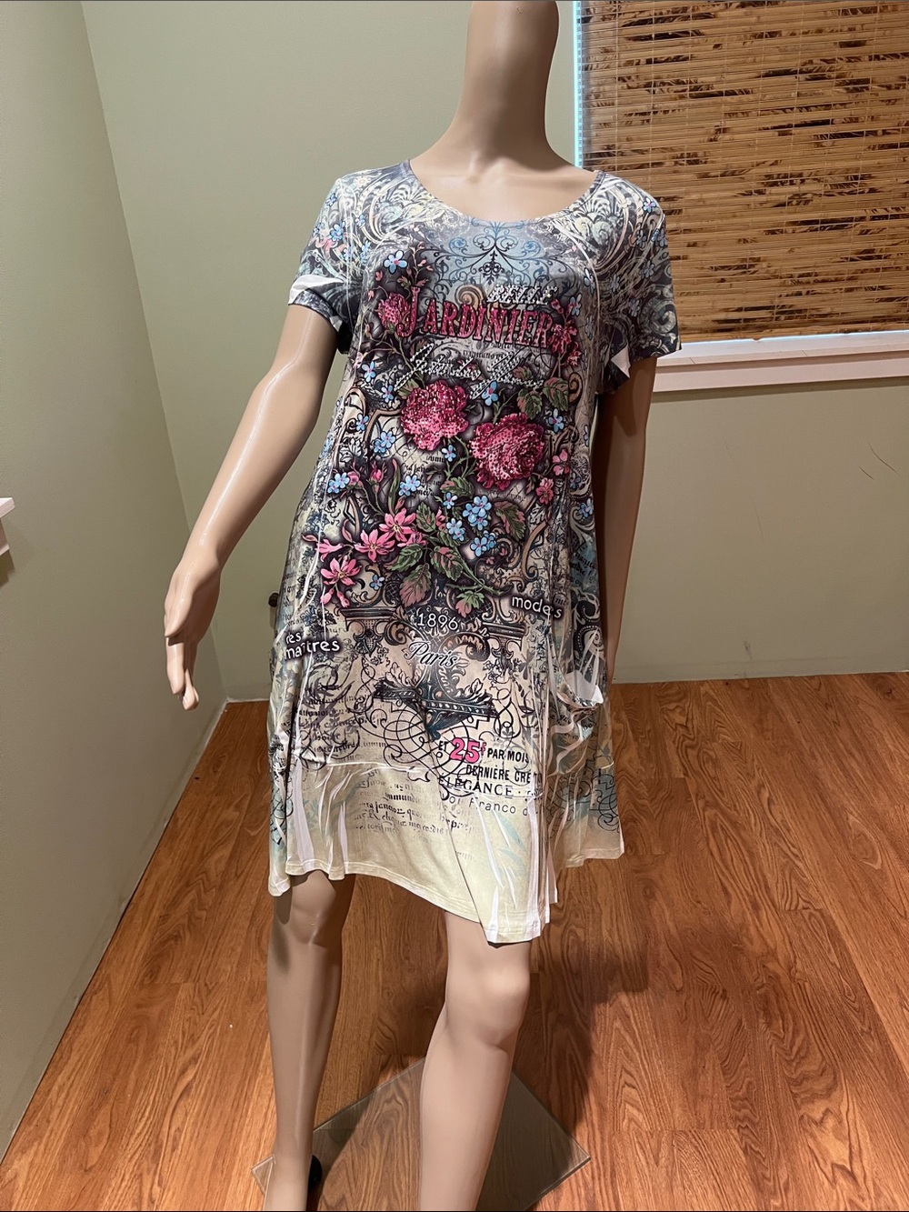 Floral Graphic Short Sleeve Tunic Dress with Pink Rhinestone Accents Size 2